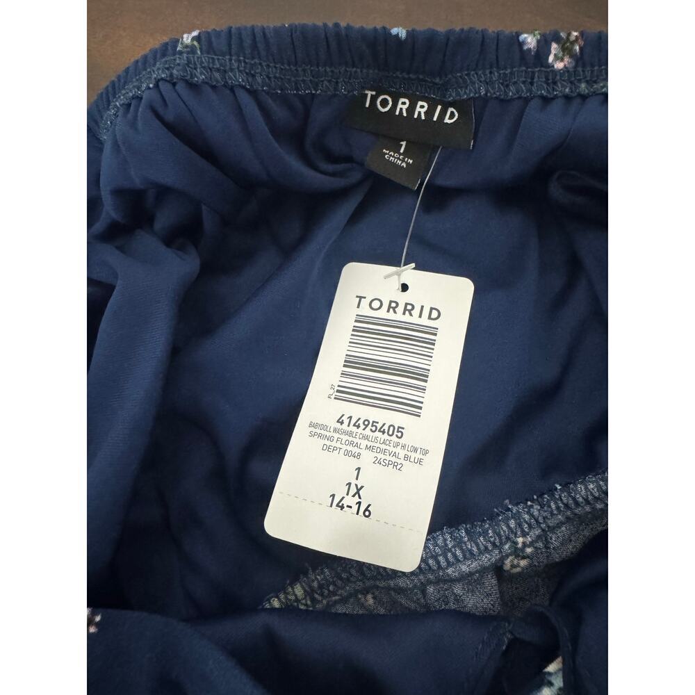Torrid Navy Blue with Floral Babydoll Challis Lace-Up Hi Low Top 1X NWT - Picture 12 of 12